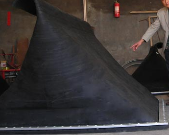 ���������y